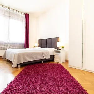 Mandlgasse I Contactless Check-in Apartment