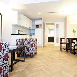 Apart-hotel Singerstrasse 21-25 350m Next To St Stephen's Square, Viena
