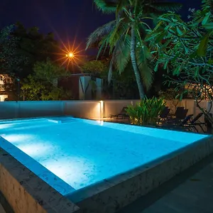 Ton Sai Tropical Island Tayland