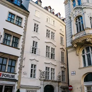 Living Center Apartment